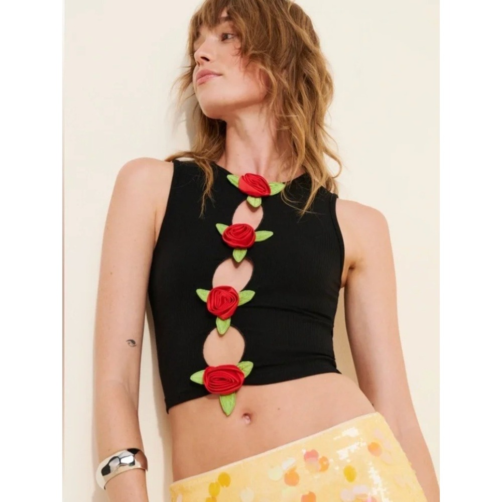 Three Hole Punch Roses Rib Tank Black Ribbed Crop Small Black 3D Rosette Floral